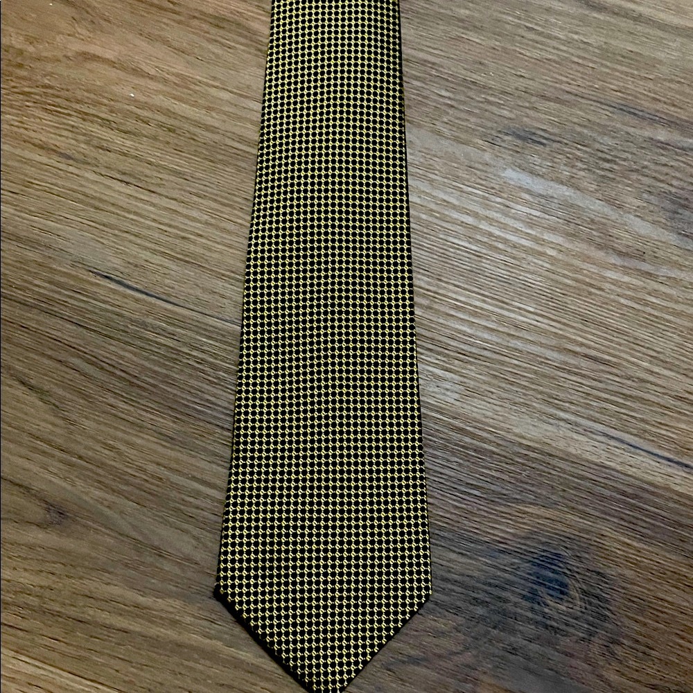 Geoffrey Beene Black and Gold Men's Tie